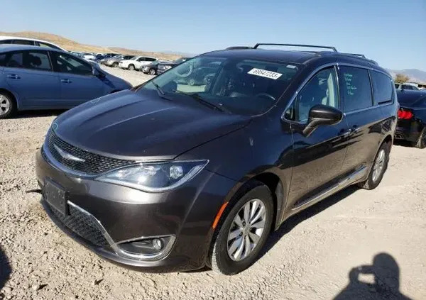 chrysler pacifica międzyzdroje Chrysler Pacifica cena 49000 przebieg: 121143, rok produkcji 2018 z Międzyzdroje